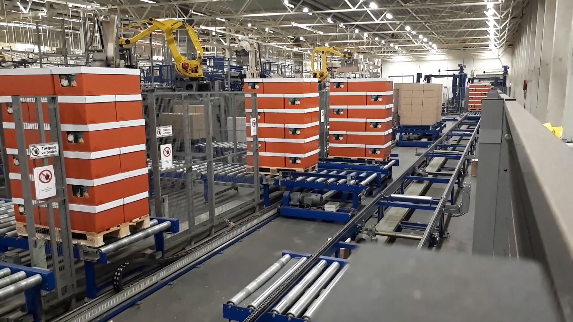 Pallet conveying components: shuttle wagon, cross overs, pallet roller conveyor