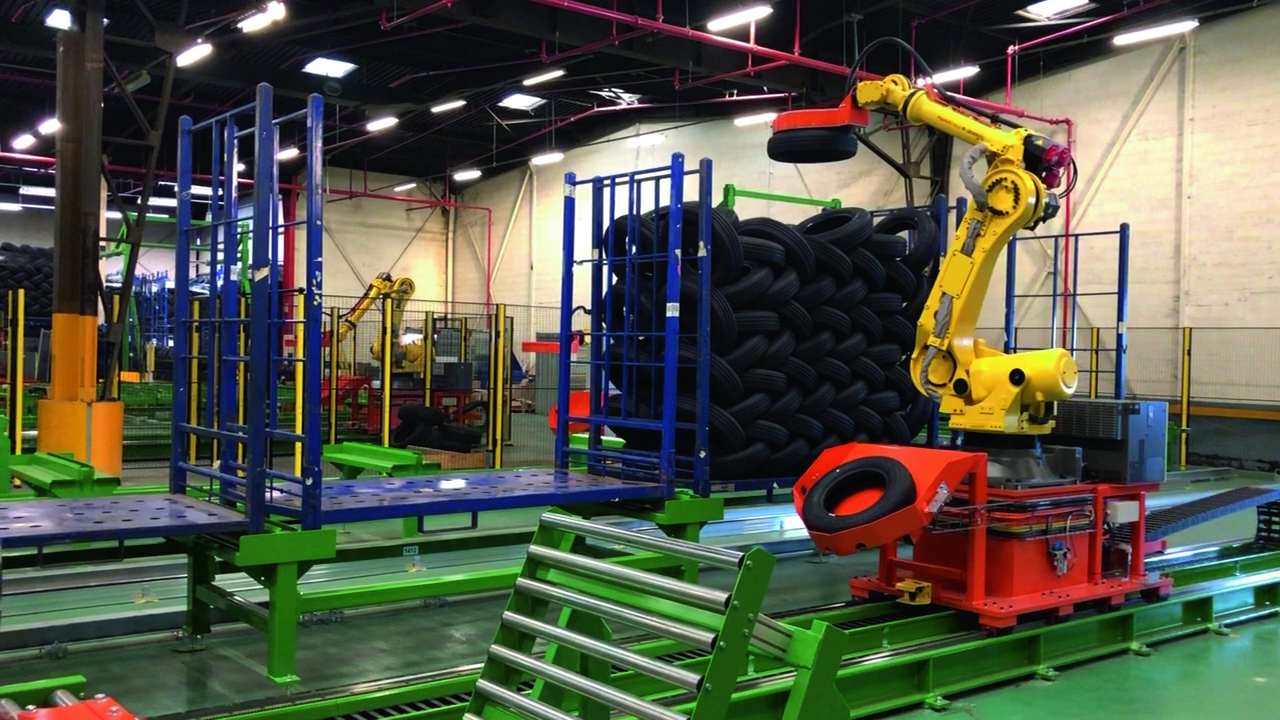 End of line automation in the tire industry / conveying and palletising system